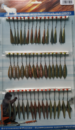 Набор двухсторонних блёсен (45 шт) 3 вида с тройником (крылья новые) Набор двухсторонних блёсен (45 шт) 3 вида с тройником (крылья новые)